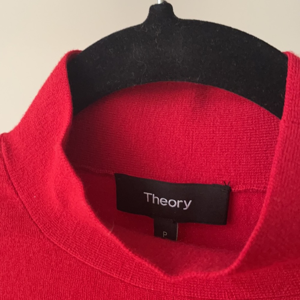 Theory Fitted Neck Top - Picture 3 of 7